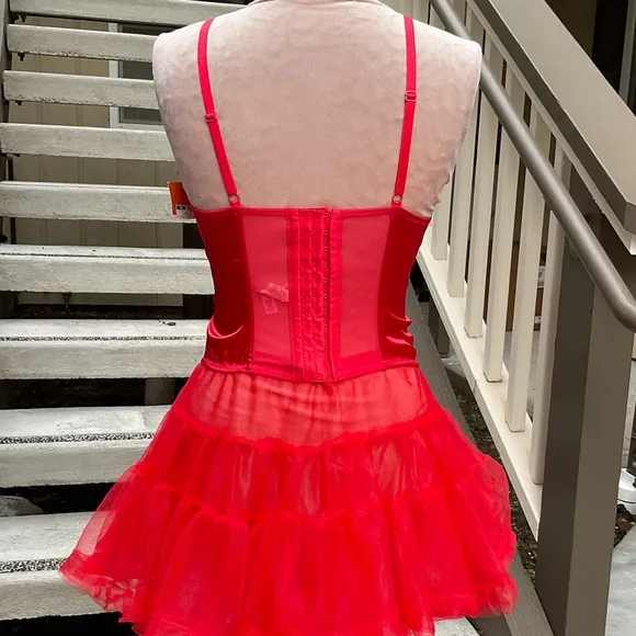 🤎 🛌 Red satin Bustier corset black lace with sparkle fits 34-36 B or C Med nWT