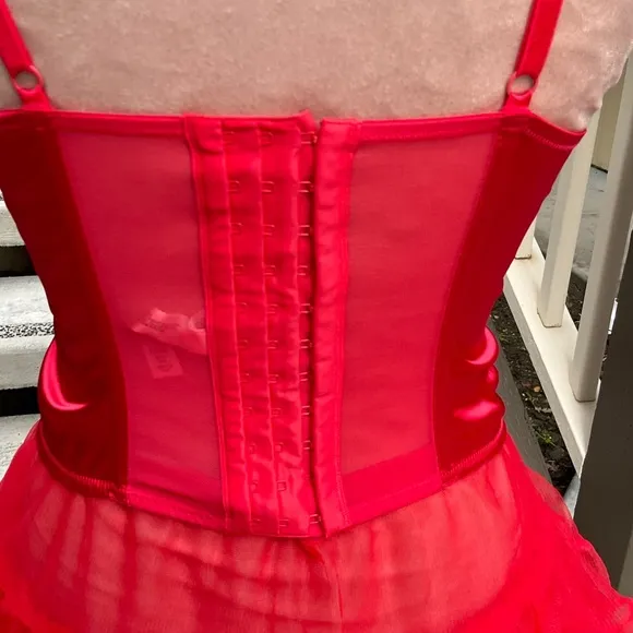 🤎 🛌 Red satin Bustier corset black lace with sparkle fits 34-36 B or C Med nWT