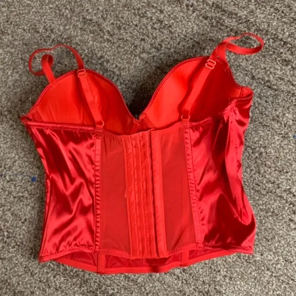 🤎 🛌 Red satin Bustier corset black lace with sparkle fits 34-36 B or C Med nWT
