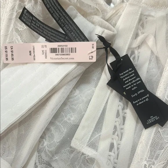 0253 NWT Victoria Secret Elegant Lace Lingerie top only  in White M