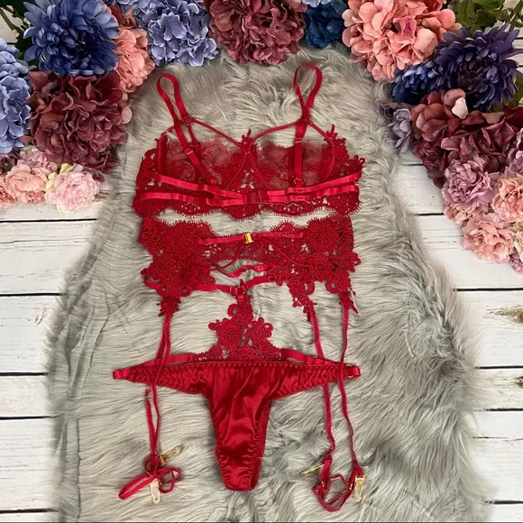 3 Pcs Red Lace Bra Panty Garter Belt Lingerie Set