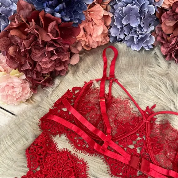 3 Pcs Red Lace Bra Panty Garter Belt Lingerie Set