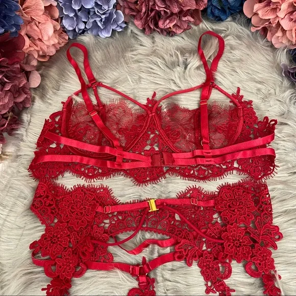 3 Pcs Red Lace Bra Panty Garter Belt Lingerie Set