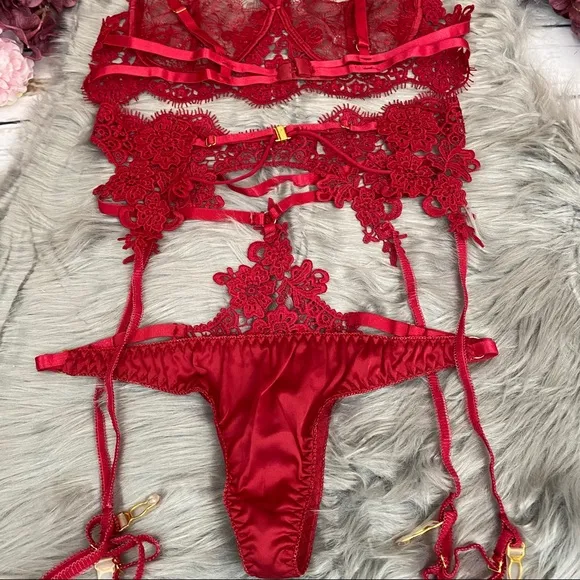 3 Pcs Red Lace Bra Panty Garter Belt Lingerie Set
