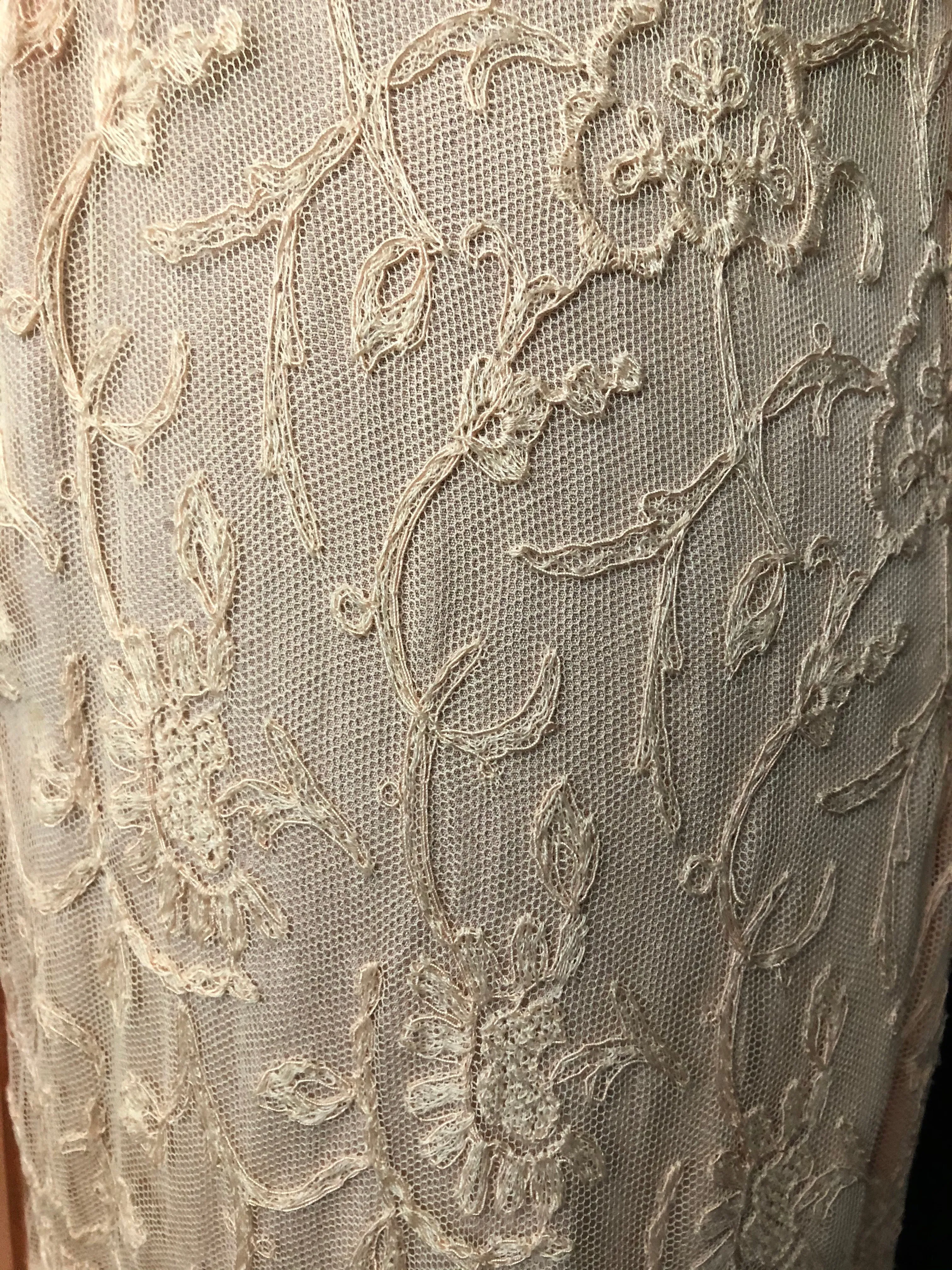 30s Peach Lace Dressing Gown