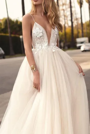 A-line Spaghetti Straps Floor Length Sleeveless Backless Romantic Tulle Bridal Gown Wedding Dresses OHD157