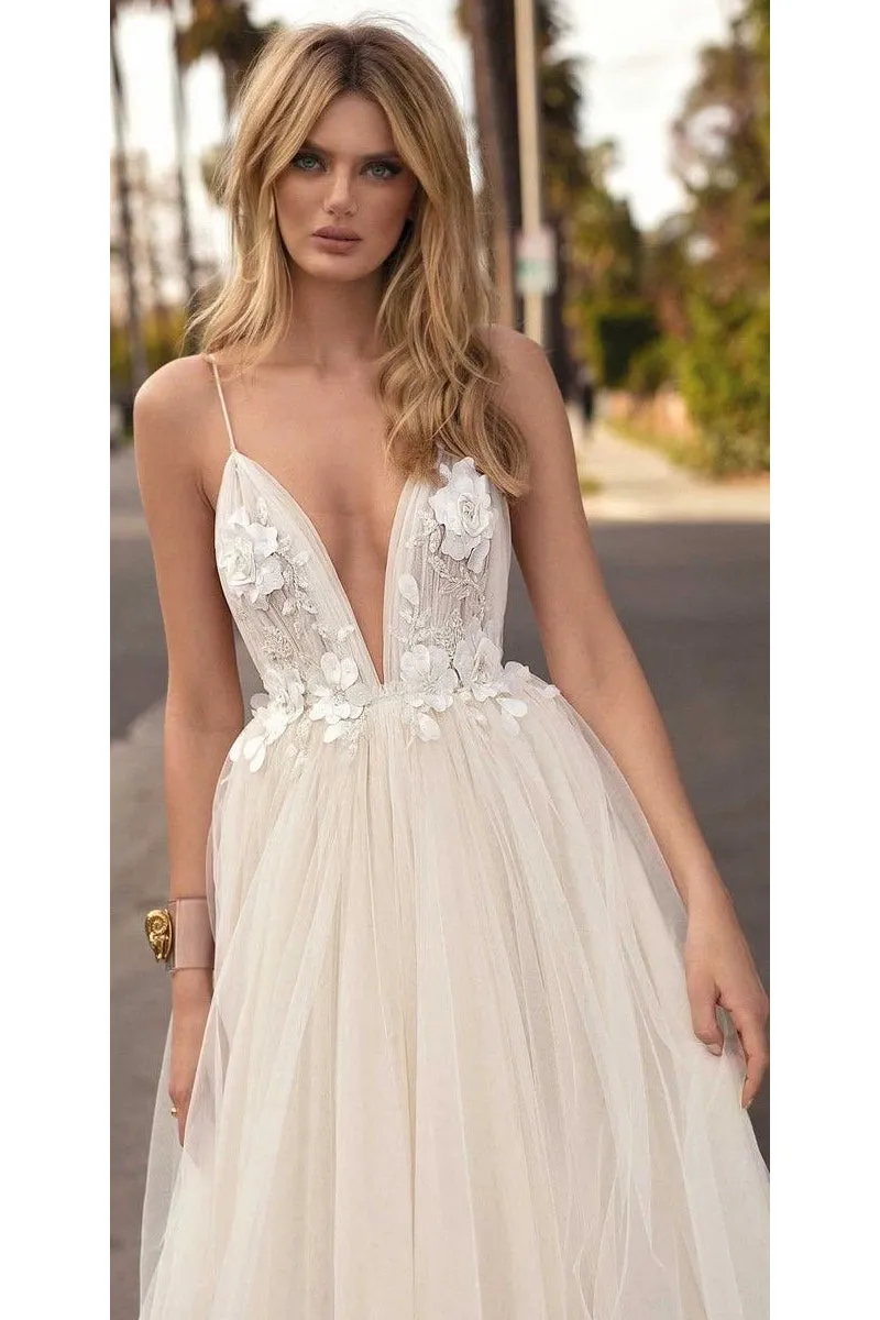 A-line Spaghetti Straps Floor Length Sleeveless Backless Romantic Tulle Bridal Gown Wedding Dresses OHD157