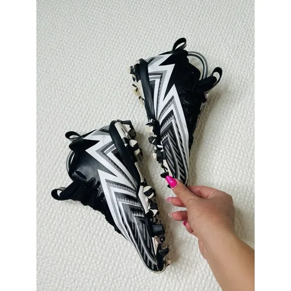 ADIDAS Freak Spark MD 23 Inline Mens Teens Kids Cleats black &amp; white Size US 4.5