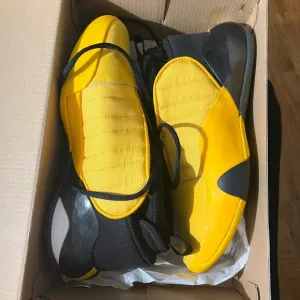 Adidas Harden Volume 7 J Kids Basketball Shoes Yellow Size 5