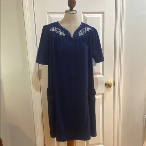 Adonna sleepwear robe bathrobe house coat floral Embroidered snaps pockets new L
