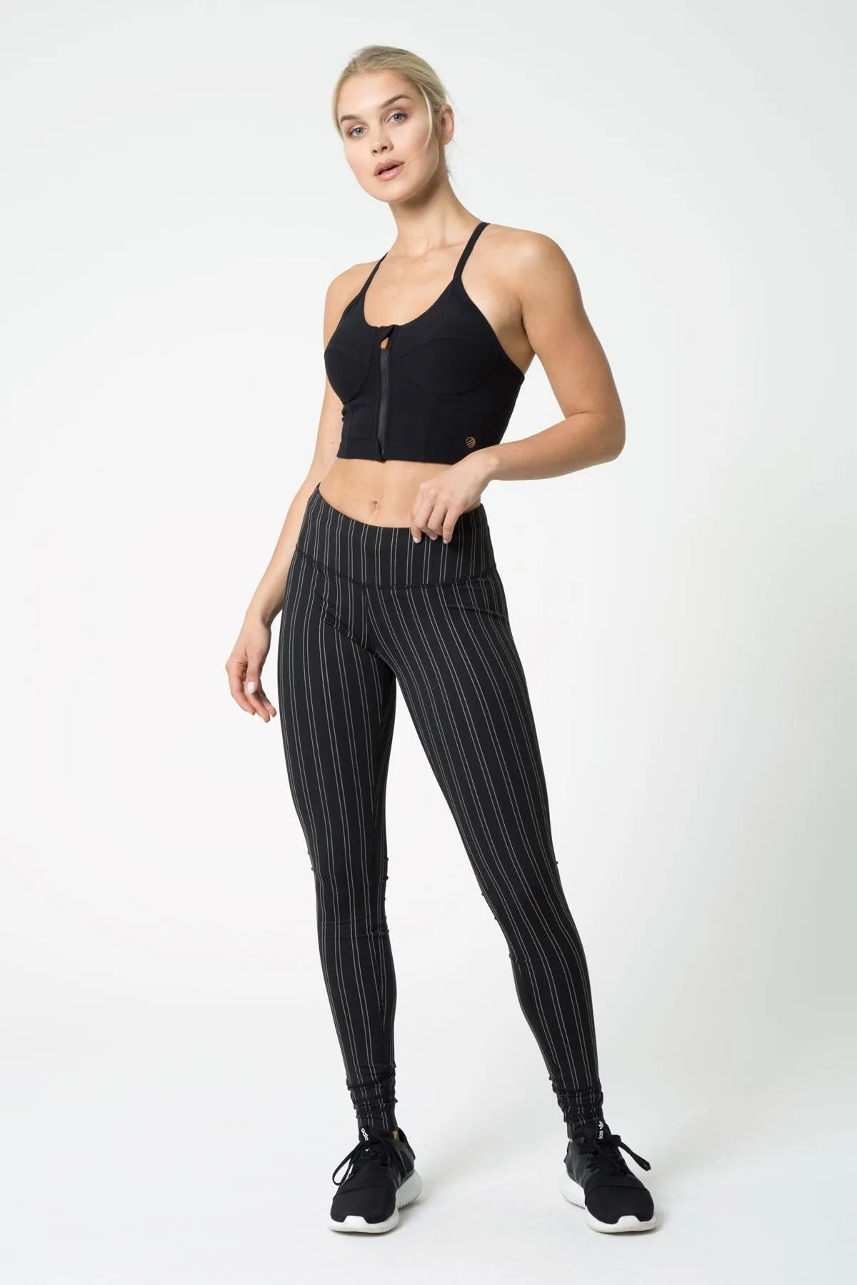 Amor Black: Crop Top Bra Adjustable Straps