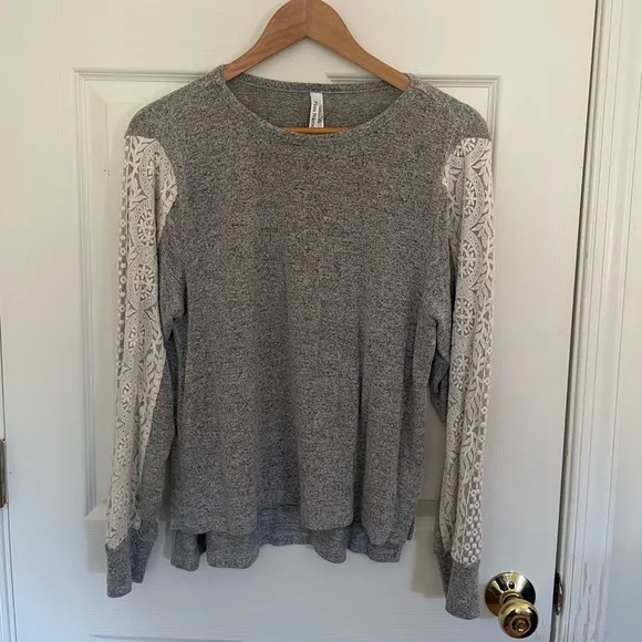 Anthro Flora Nikrooz Gray Harbor Lace Trim Sleepwear Top