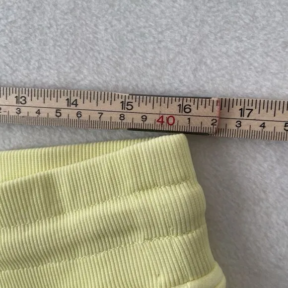 Athleta‎ Women's Farallon Midi Short Yellow Size L Pockets NWT $79
