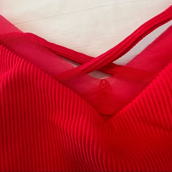 BEACH RIOT Aria Sports Bra in Red Size Large
