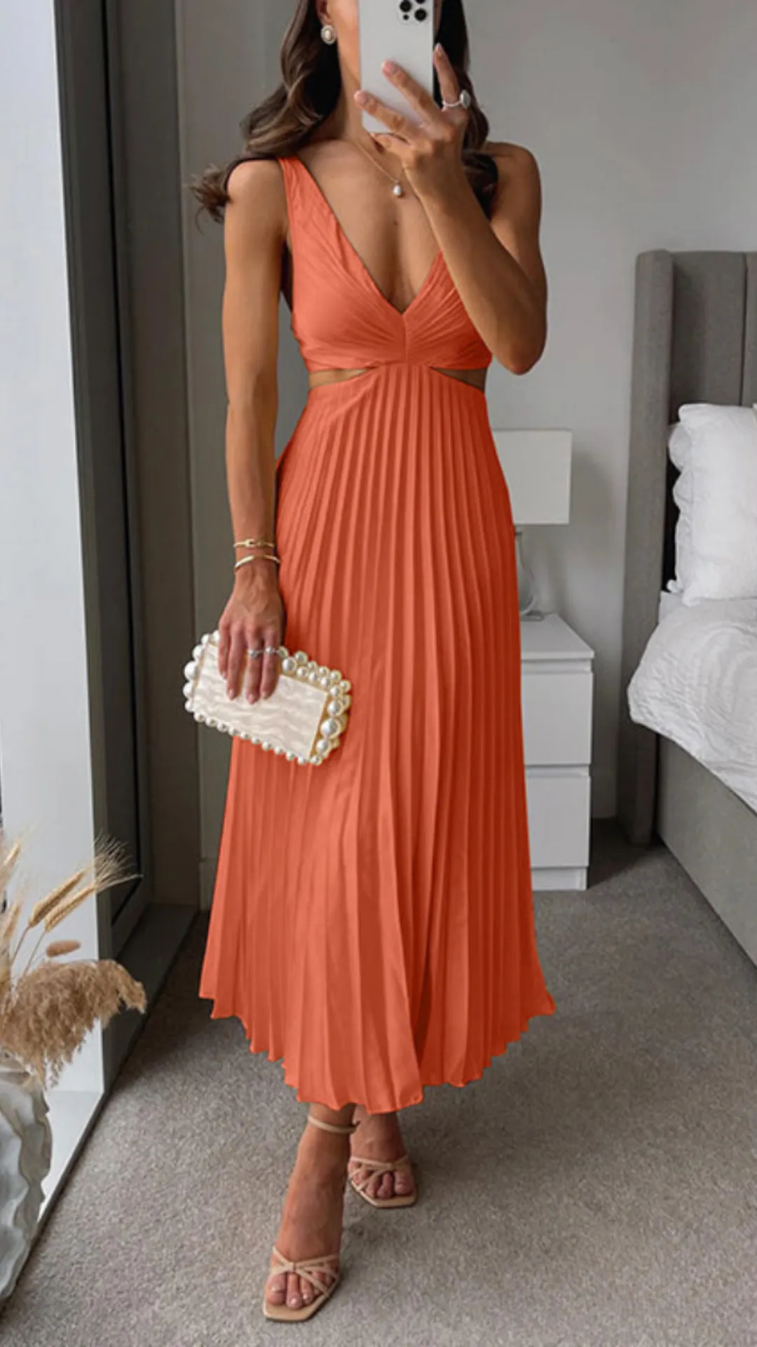 Beatriz® | Pleated Long Dress With A Cut Out Waist