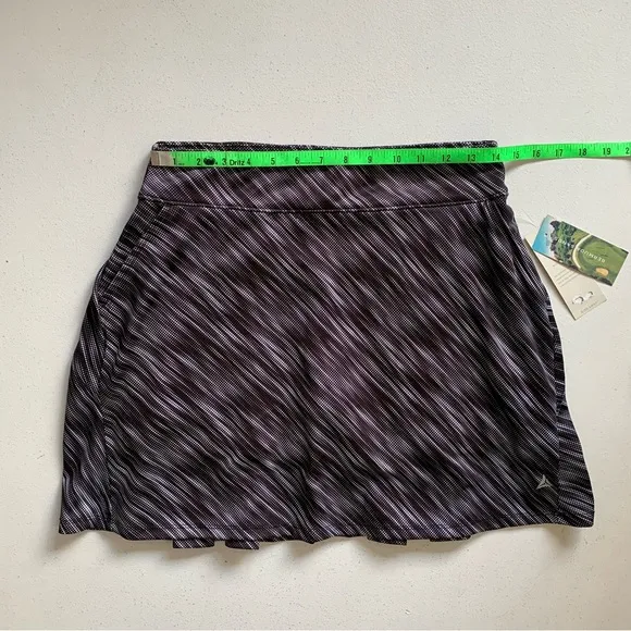 Bermuda Sands Black &amp; White Golf Skirt Skort With Pockets Pleated Back NWT