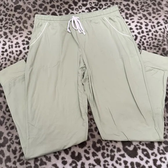 Born Sleepwear 2 Piece Tank Pants Set in Green Size Small