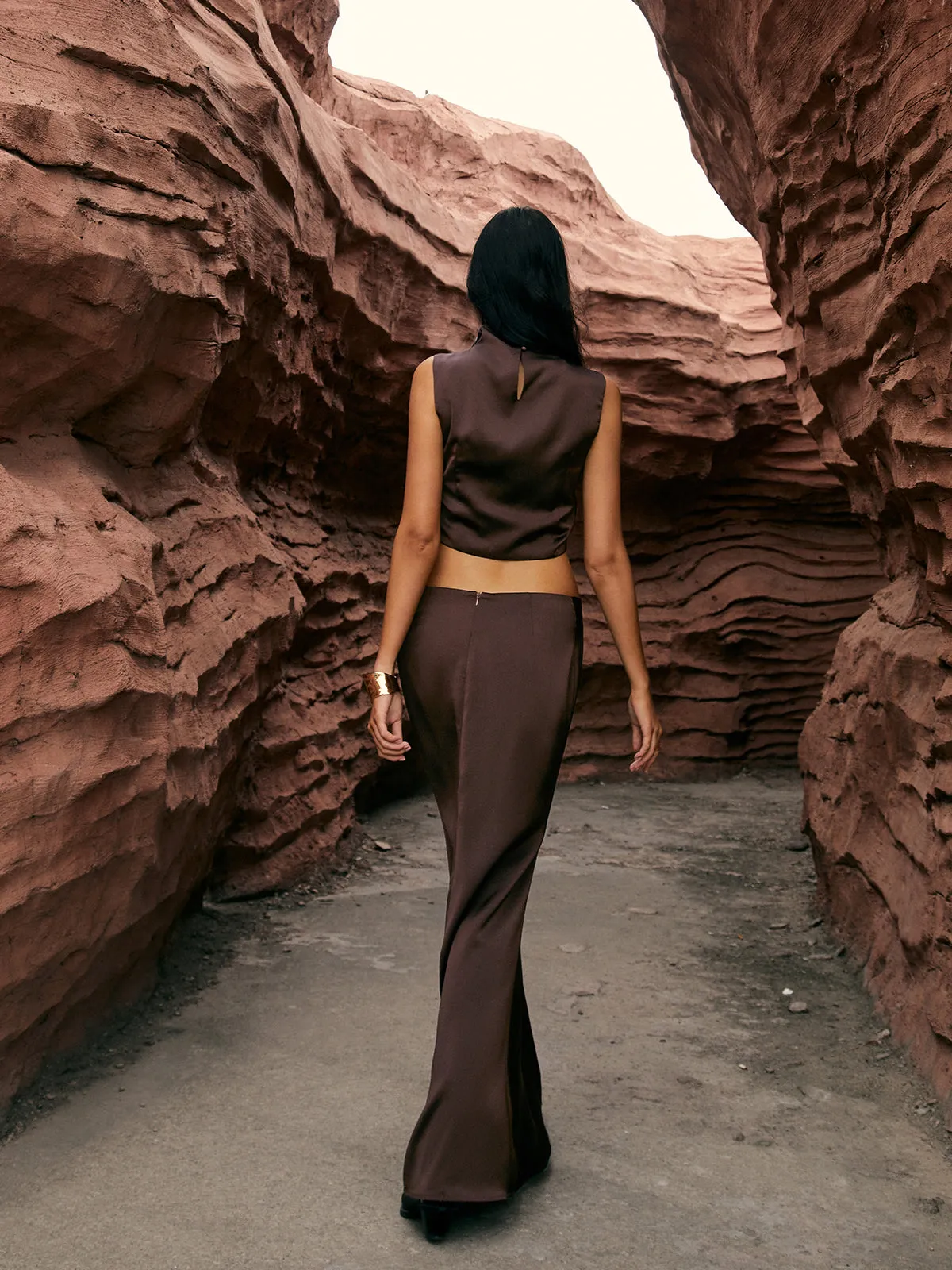 Brent® | Style Asymmetric Pleated Blouse Without Sleeves From Maillard