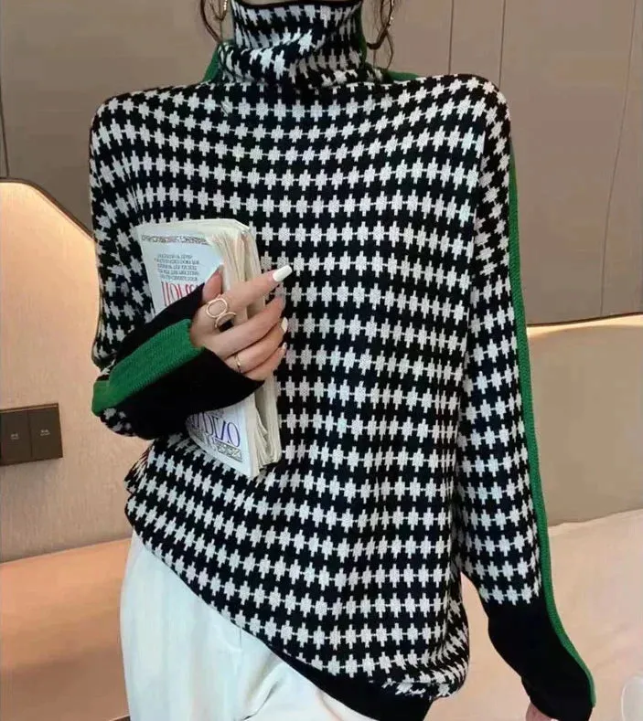 Bruk® | Elegant Blouse With Black And White Checked Pattern