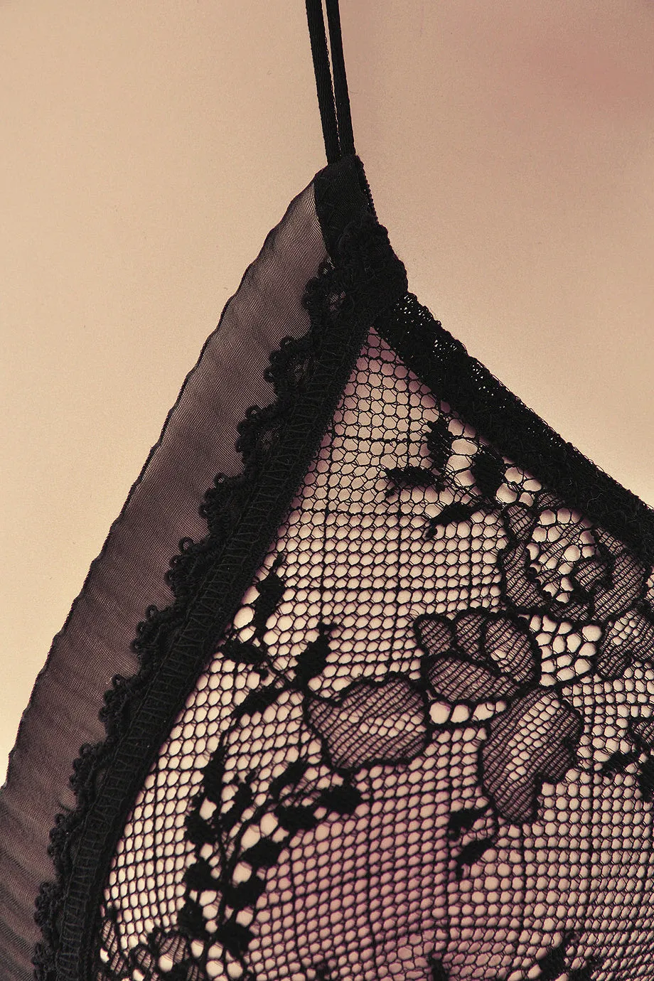 CHRISTIES DELICES Black Lace Bra
