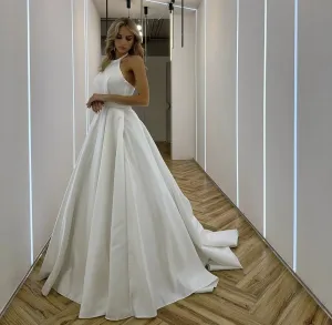 Customize Vestidos de Novia Soft Satin Sleeveless A-Line Pleat Round Train Backless For Women Wedding Dress Halter Robe 2025