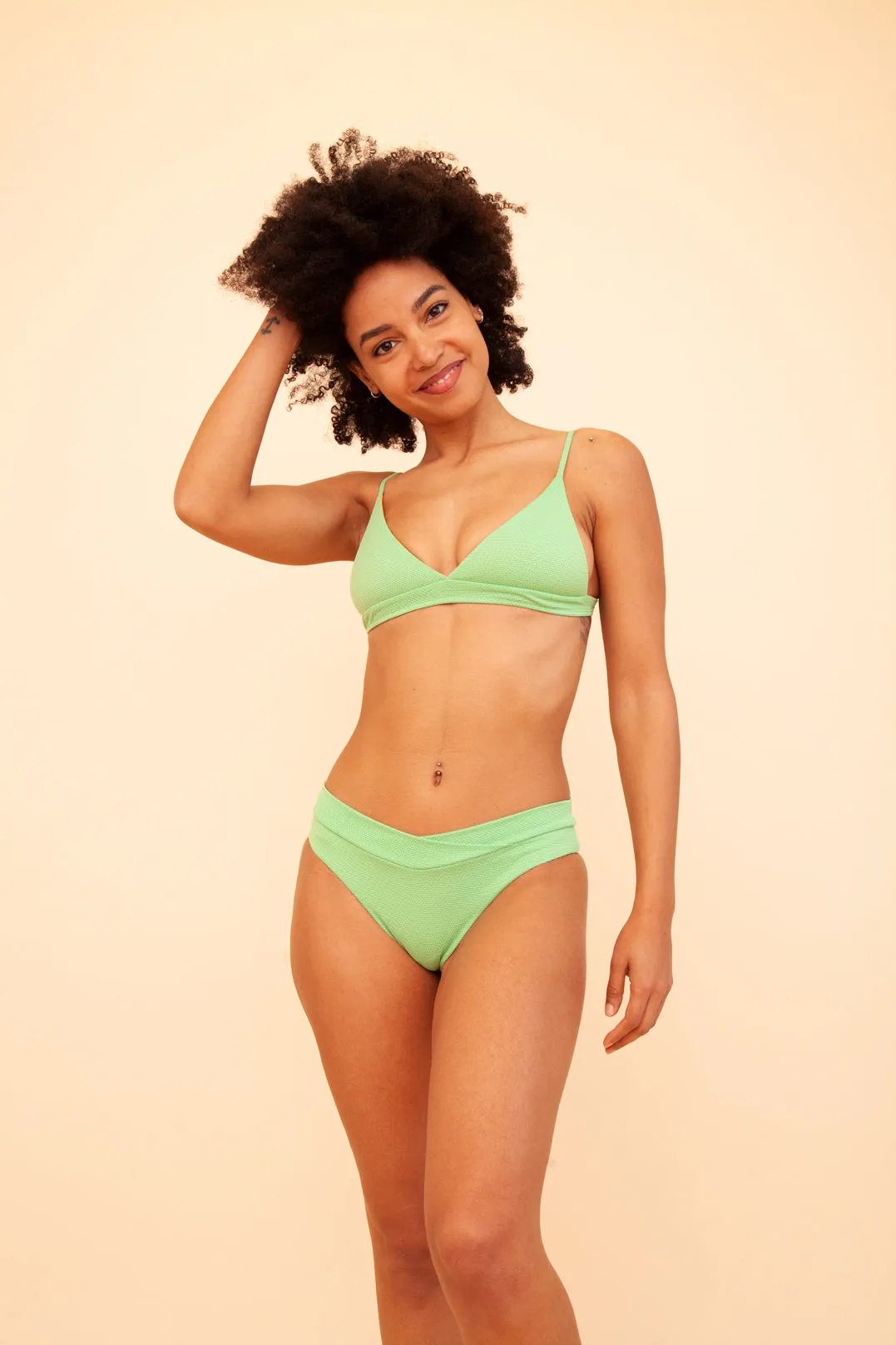 Diana Top – Triangolo Minimal e Sportivo