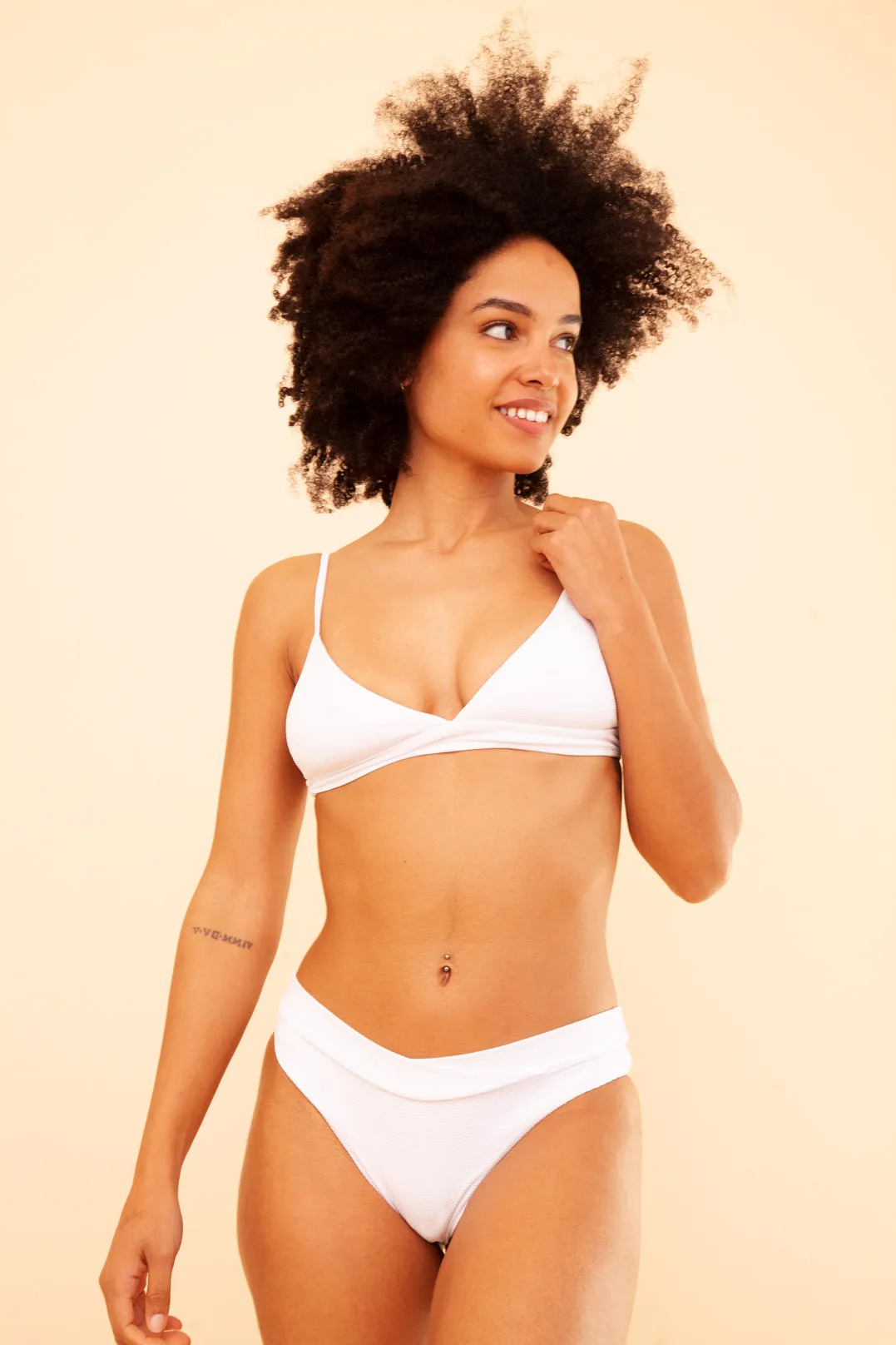 Diana Top – Triangolo Minimal e Sportivo