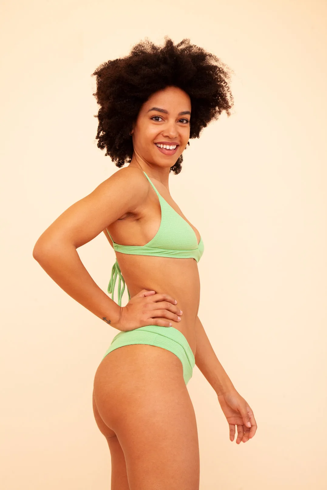 Diana Top – Triangolo Minimal e Sportivo