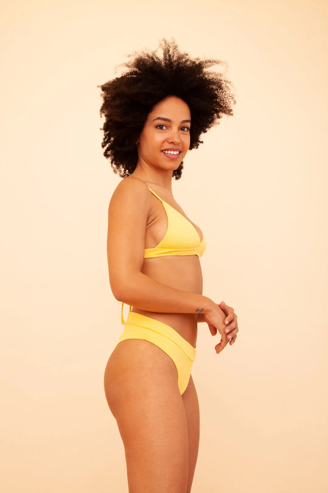 Diana Top – Triangolo Minimal e Sportivo