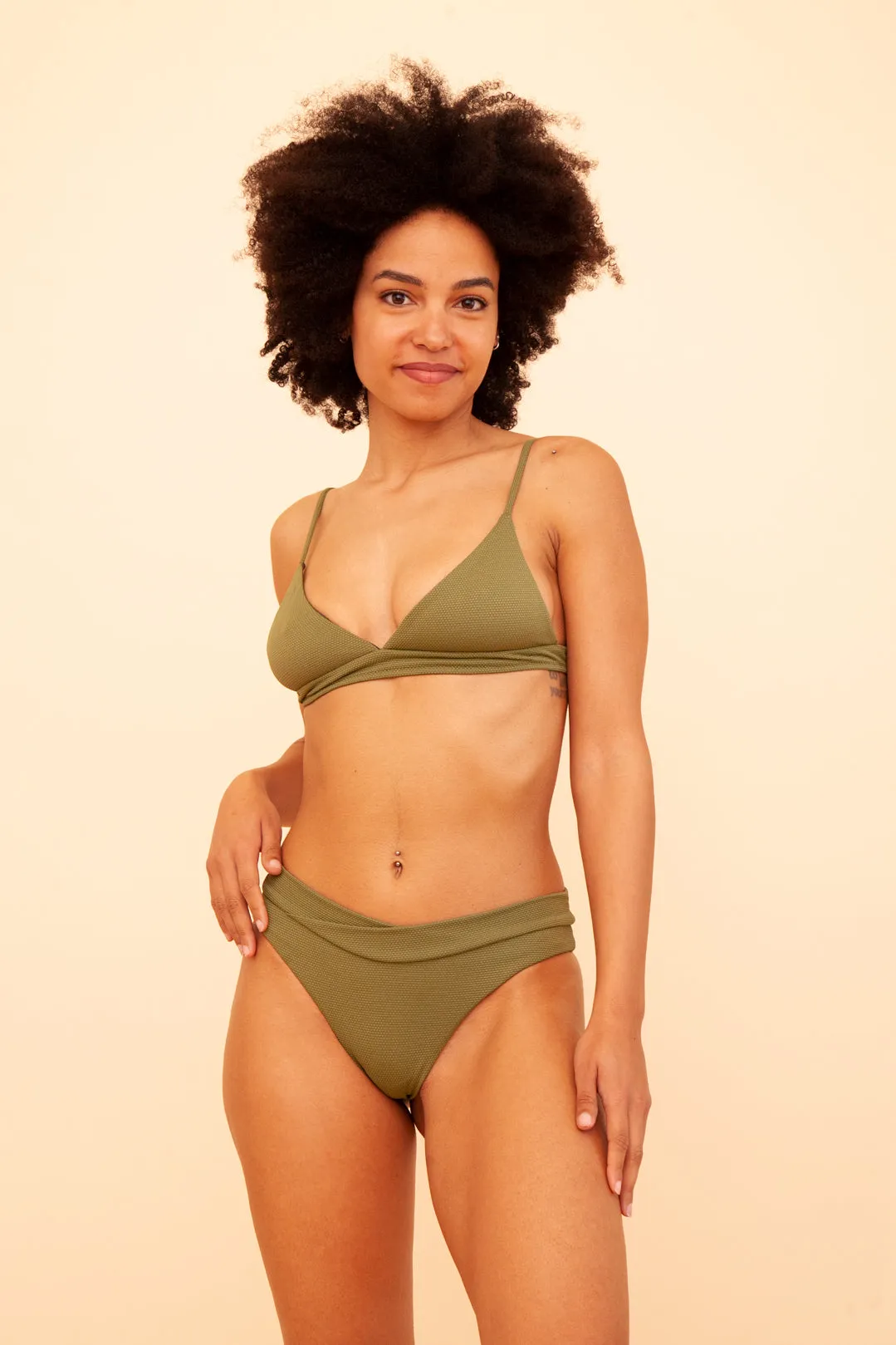 Diana Top – Triangolo Minimal e Sportivo