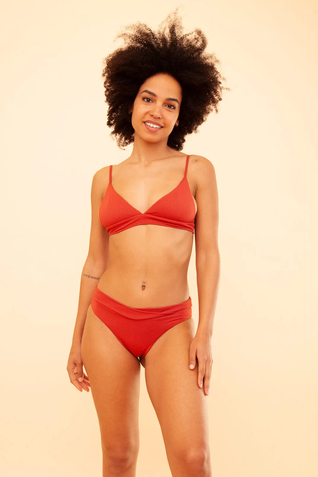 Diana Top – Triangolo Minimal e Sportivo