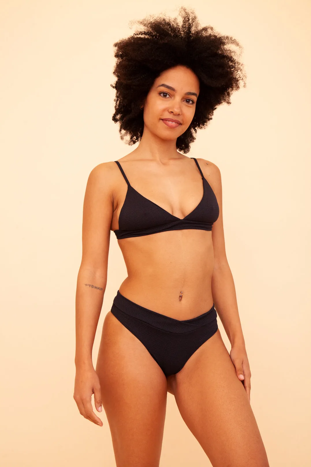 Diana Top – Triangolo Minimal e Sportivo