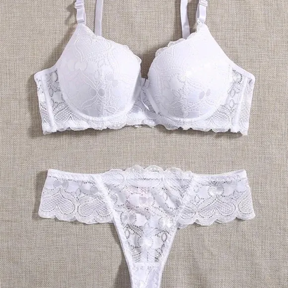 Floral Lace Underwire Bra &amp; Panty Lingerie Set