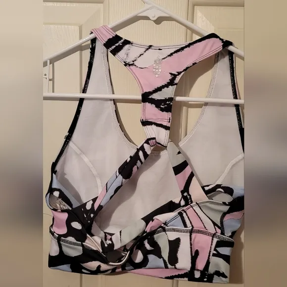 Free People Movement Synergy Printed Crop Sports Bra Size S NWOT *