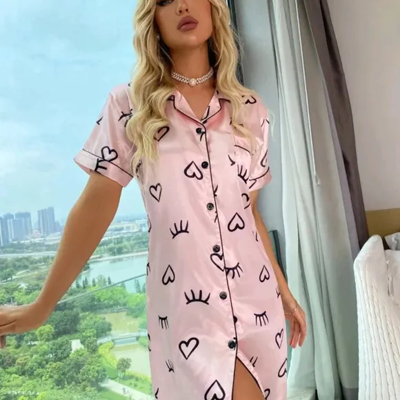 Heart &amp; Eyelash Print Contrast Piping Satin Pajama Night Dress