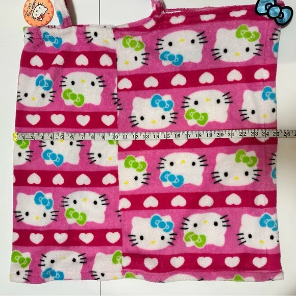 Hello Kitty NWT 2009 Sleepwear Wrap SZ L/XL