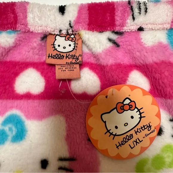 Hello Kitty NWT 2009 Sleepwear Wrap SZ L/XL