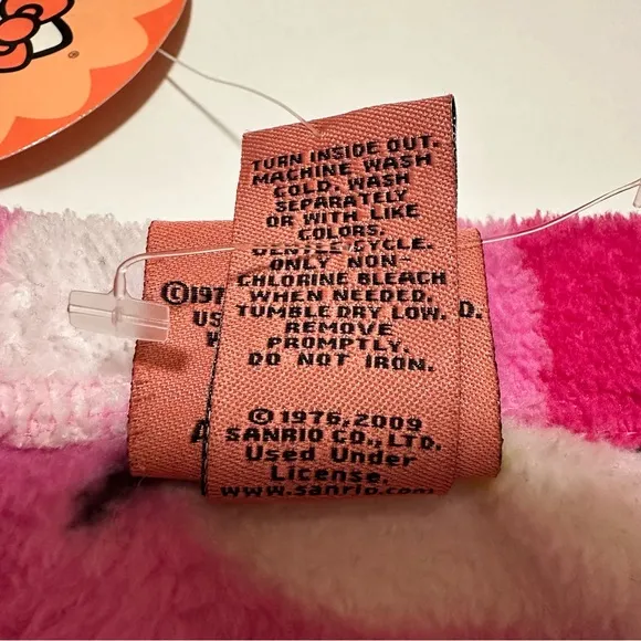 Hello Kitty NWT 2009 Sleepwear Wrap SZ L/XL