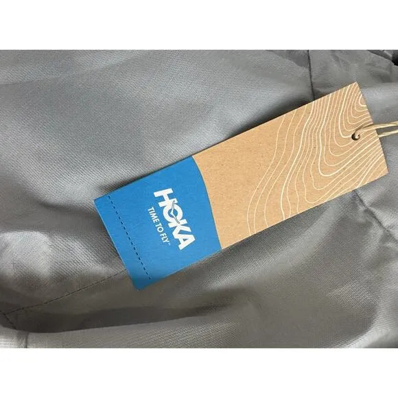 HOKA ONE ONE Woman’s XS Performance shield jacket long sleeves front Grey Lurk