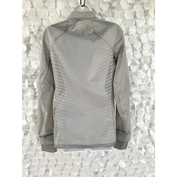 HOKA ONE ONE Woman’s XS Performance shield jacket long sleeves front Grey Lurk