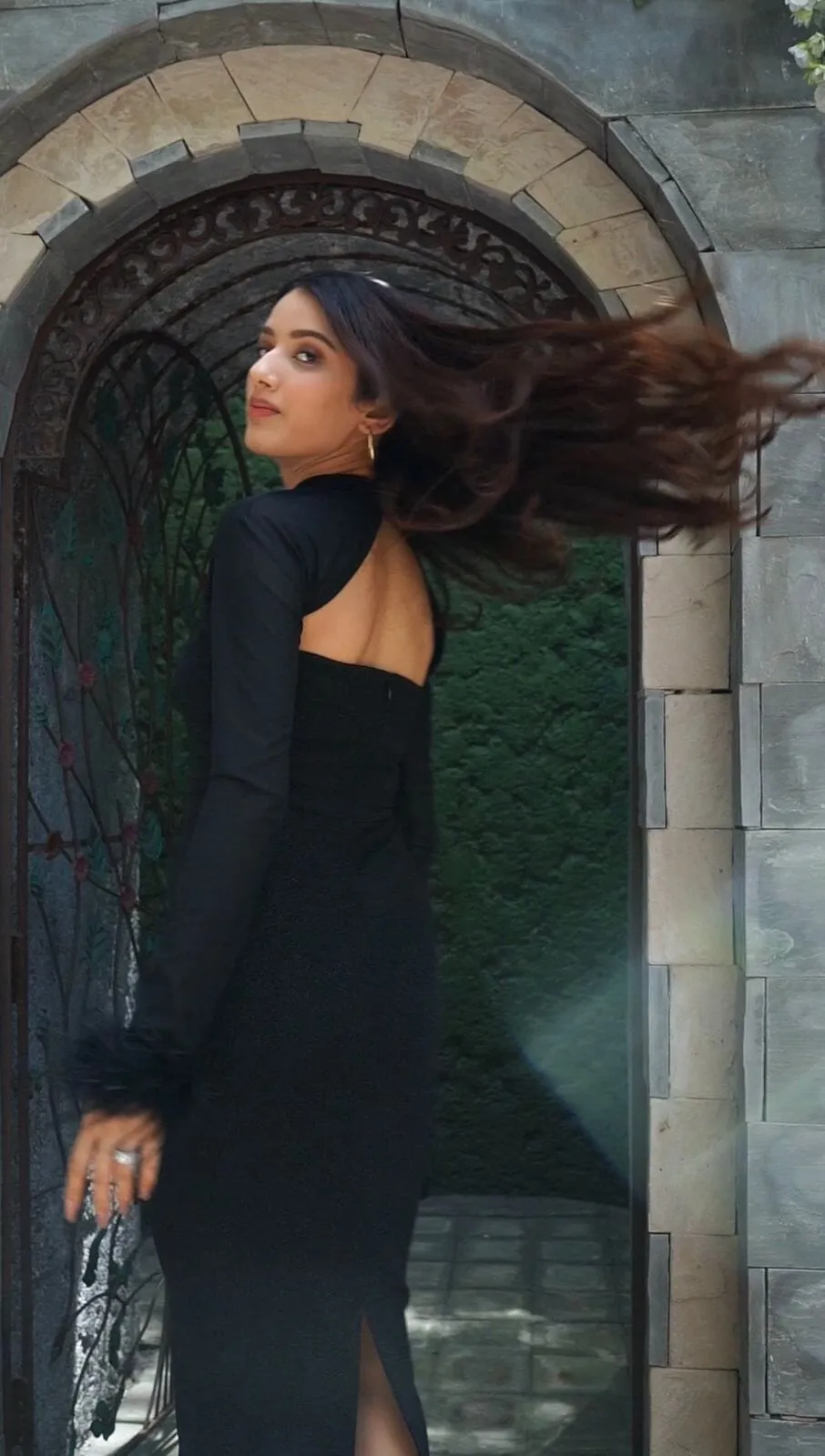Hopeless romantic - bodycon midi dress in black