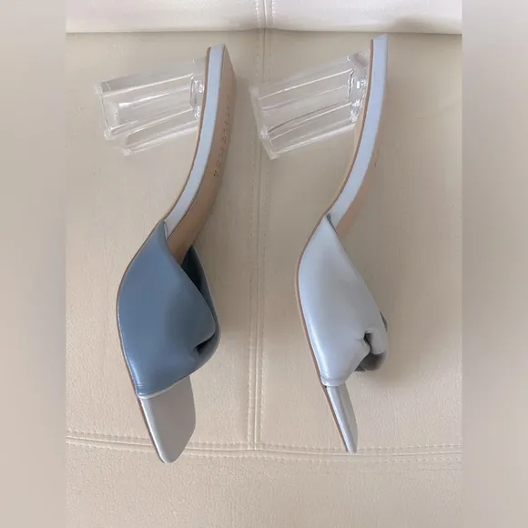 Journee Collection Aylia Blue 3” Block Square Heel Sandals 9.5 - Bold &amp; Stylish
