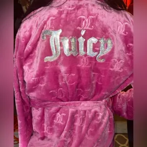Juicy Couture Pink Plush Robe Intimates &amp; Sleepwear