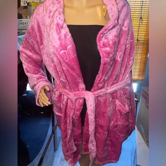 Juicy Couture Pink Plush Robe Intimates &amp; Sleepwear