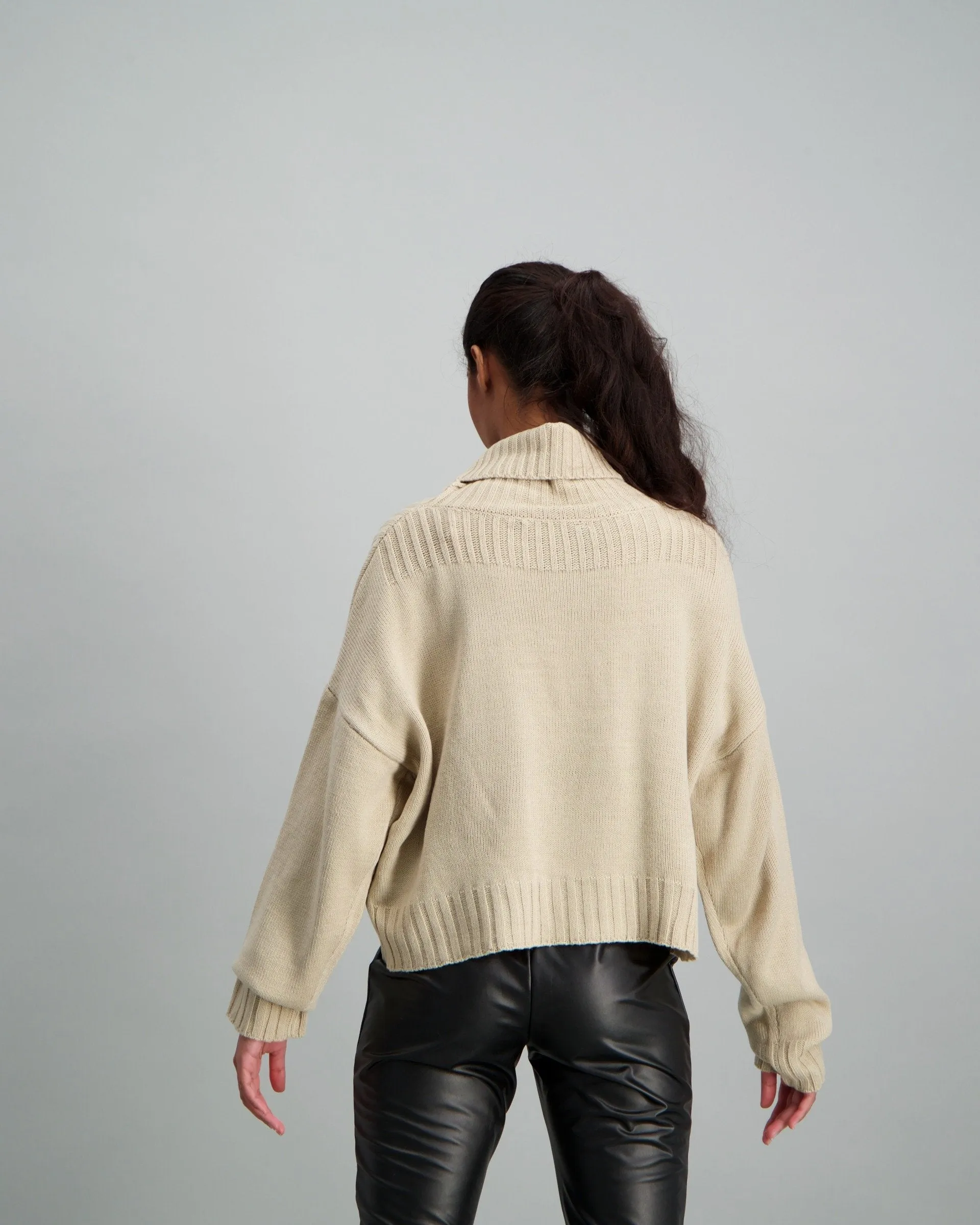 Ladies-Chunky Polo-neck Set