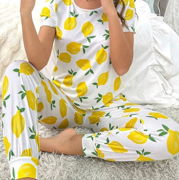 Lemon Printed Women's Short Sleeve Long Pants Pajama Set