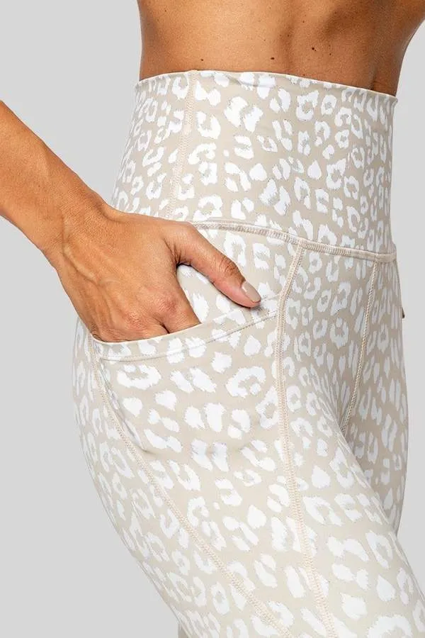 Lili 3/4 Legging – White Sand Leopard Ombre