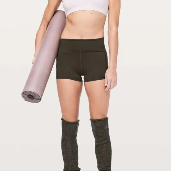 Lululemon In Movement Short  Everlux 2.5” Dark Olive Womens Size 6 NWOT