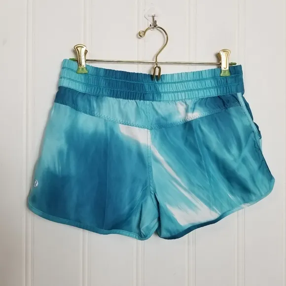Lululemon Shorts Womens Size 4 Aqua Blue Paradise Surge Waterfall Surf Beach
