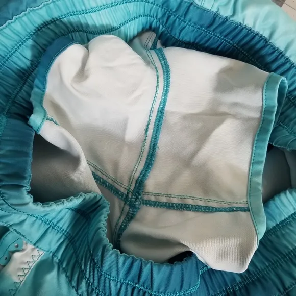 Lululemon Shorts Womens Size 4 Aqua Blue Paradise Surge Waterfall Surf Beach